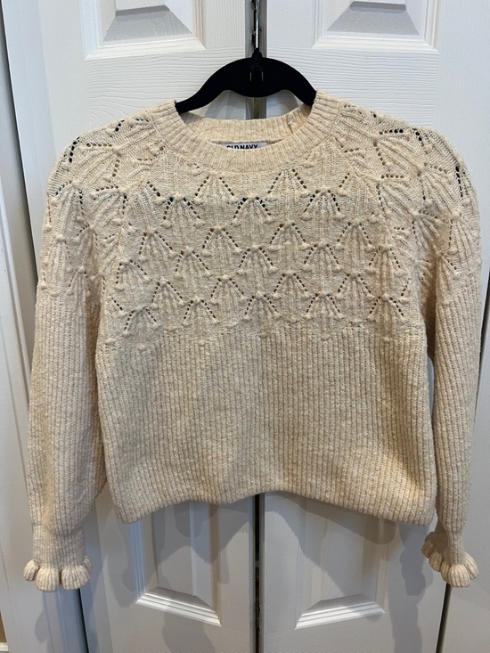 Old Navy Sweaters - Old Navy Cream Pointelle Crewneck Sweater with Scalloped Cuffs